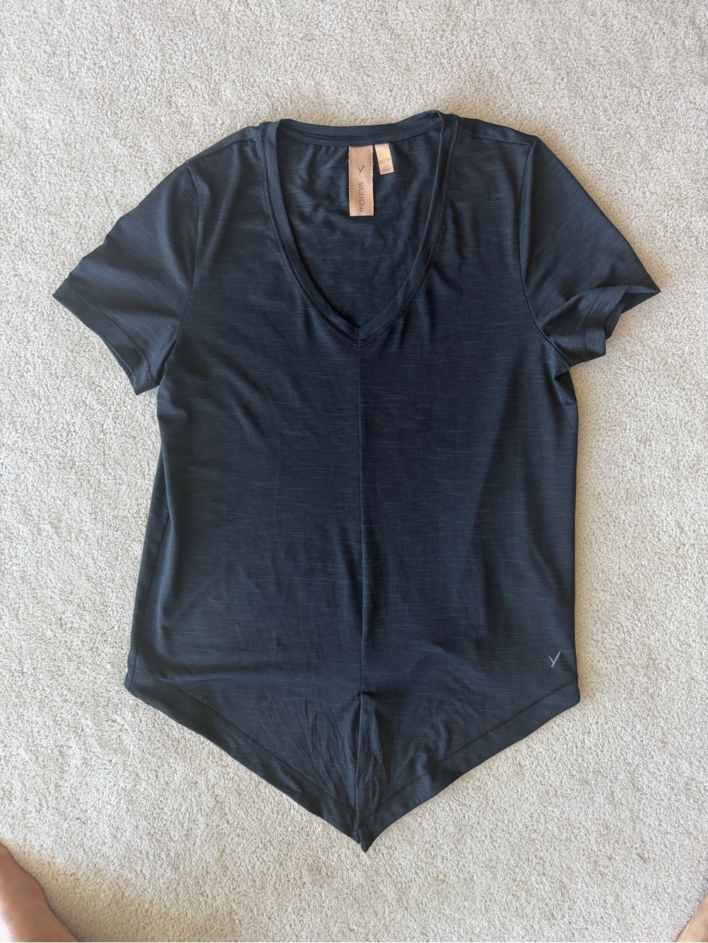 INDYEVA Black V-Neck Short Sleeve Pointed Hem Active Top